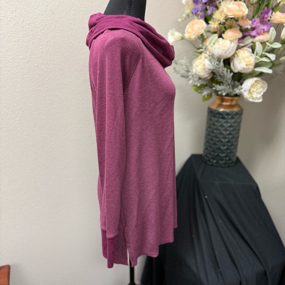 Eddie Bauer Women's Burgundy Cowl Neck Long Sleeve Top Size L - Picture 4 of 7